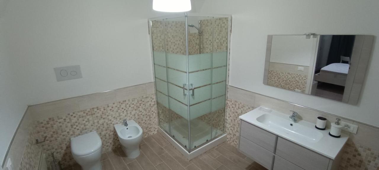 Shalom Hotel Чинизи Екстериор снимка