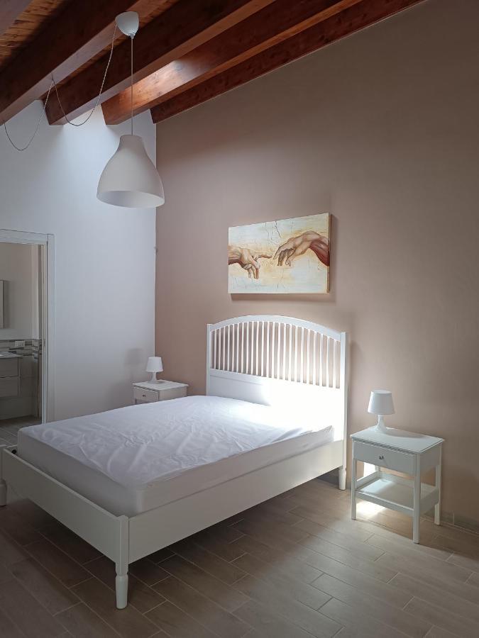 Shalom Hotel Чинизи Екстериор снимка