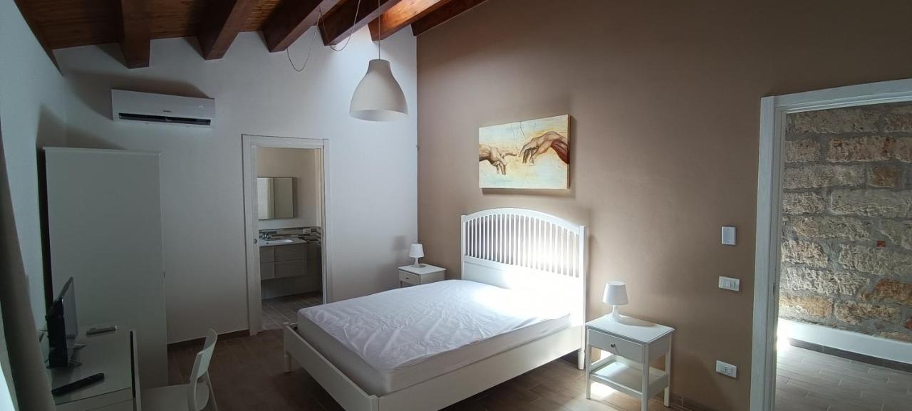 Shalom Hotel Чинизи Екстериор снимка