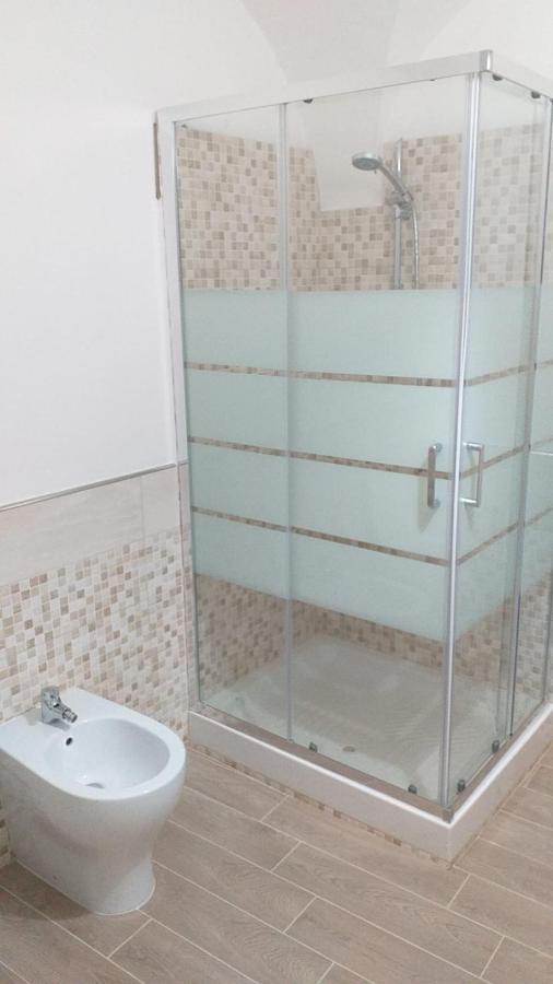 Shalom Hotel Чинизи Екстериор снимка