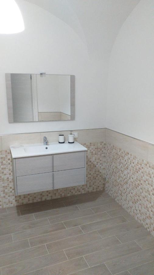Shalom Hotel Чинизи Екстериор снимка