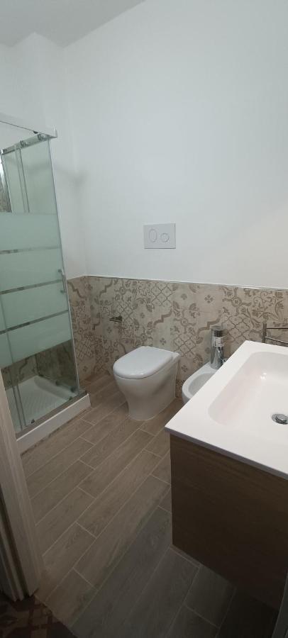 Shalom Hotel Чинизи Екстериор снимка
